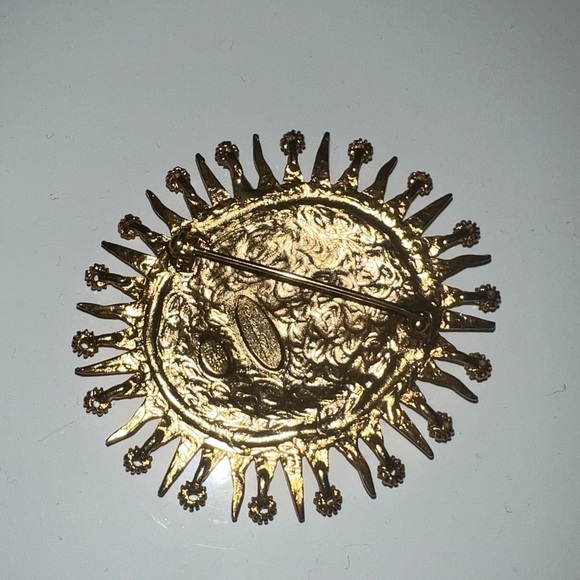 Oscar De La Renta Gold Brooch Pin - Picture 4 of 9
